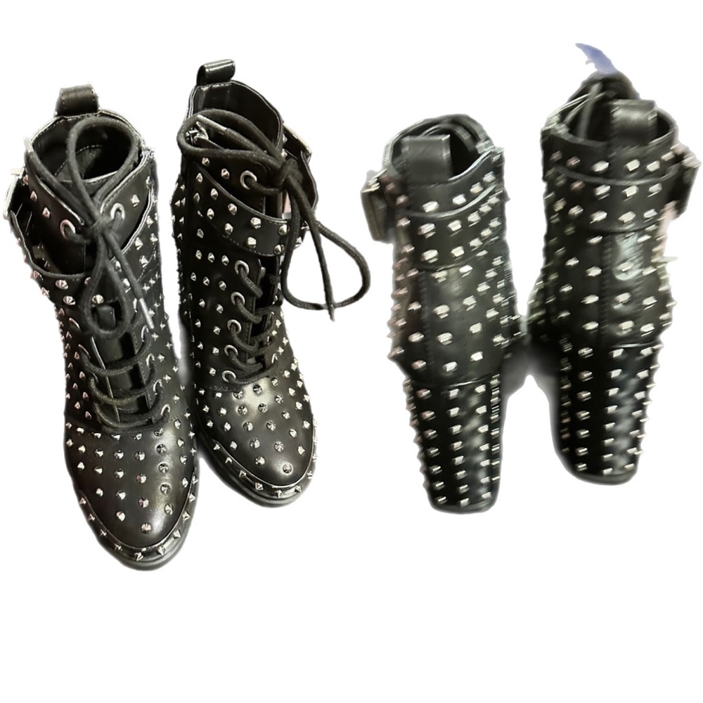 Gianni Bini black studded ankle boots
BLACK FRIDAY DEALS CHECK OUT MY CLOSET - Picture 2 of 5